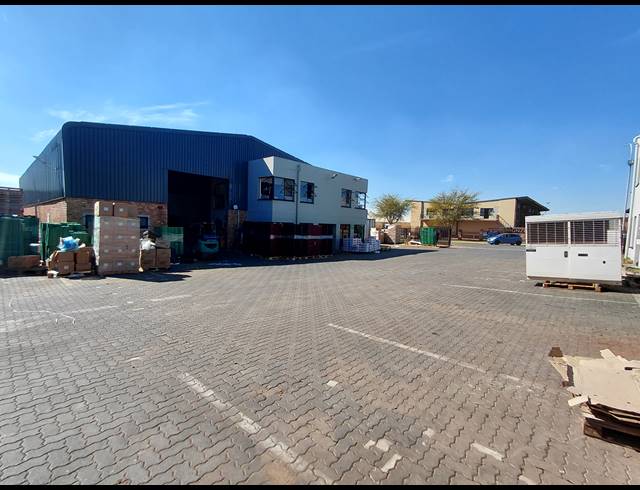 3,980M² INVESTMENT FOR SALE IN CLAYVILLE